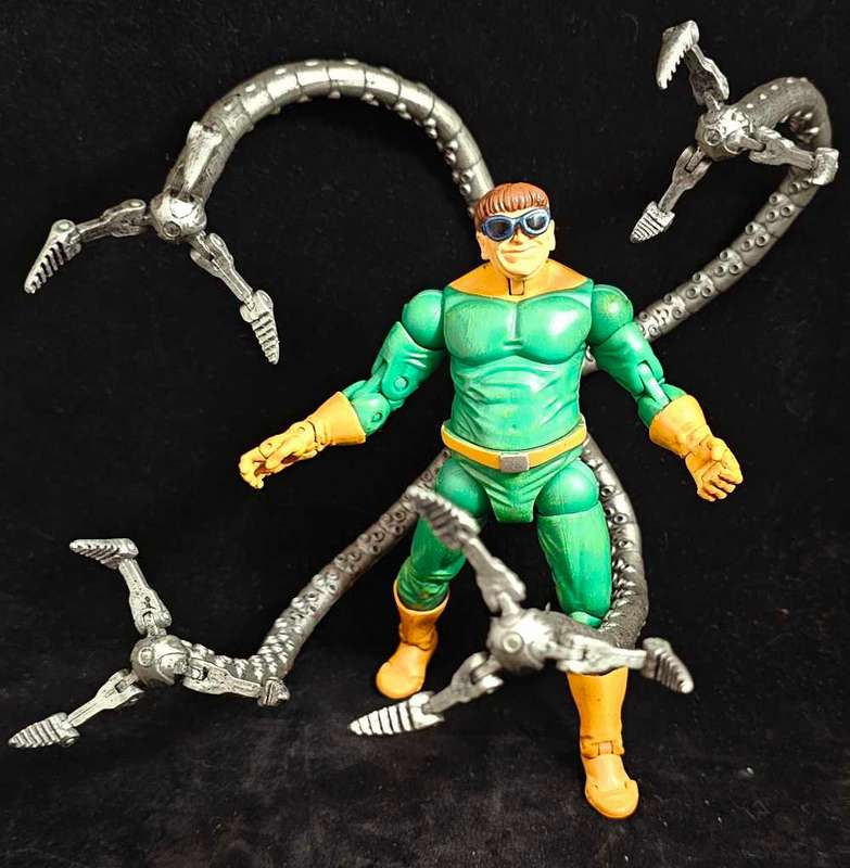 ToyBiz Marvel Legends Doc Ock