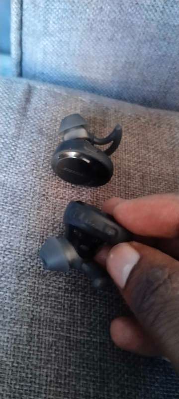 Bose SoundSport Free Wireless Earphones  Black