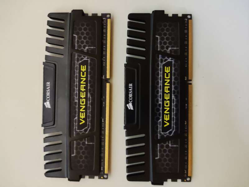 Corsair Vengeance 2 x 8GB DDR3 Gaming Ram**Set of 2**16GB in Total**