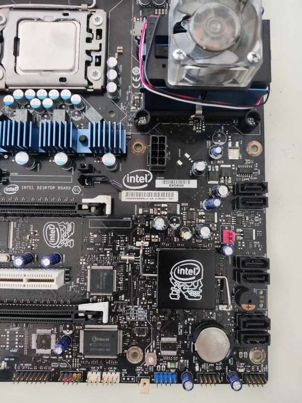 Intel Skull +Xeon CPU Combo**No Display**Ram included**Sold for Parts or Repair