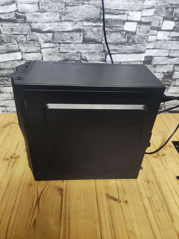 Custom Built i7 4790 PC**AMD RX560 Graphics Card**16GB DDR3 Ram**240GB SSD**1000GB HDD