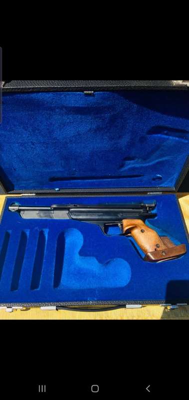 Feinwerkbau Model 80 Olympic air pistol Immaculate condition with case!!!