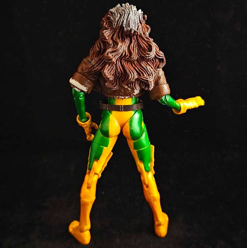 ToyBiz Marvel Legends Gambit and Rogue