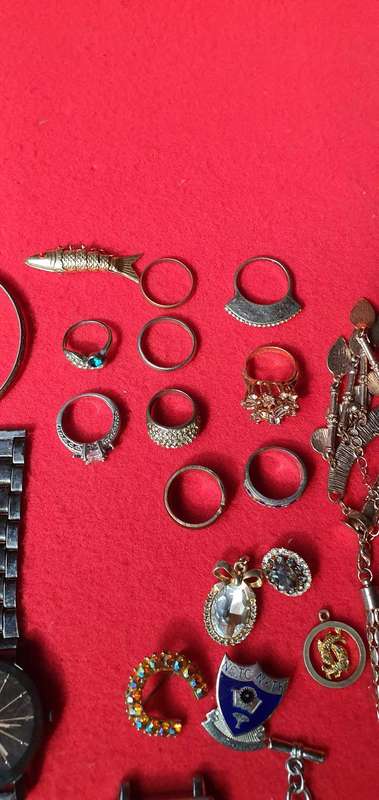 22 × Jewellery Items