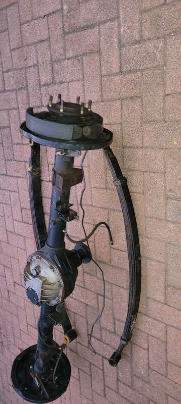 Nissan NP300 Diff & A Set Of Leaf Springs (4300-QKHD8G).  DIFF RATIO:  4.875