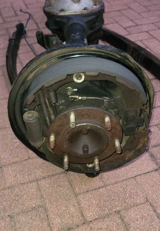 Nissan NP300 Diff & A Set Of Leaf Springs (4300-QKHD8G).  DIFF RATIO:  4.875