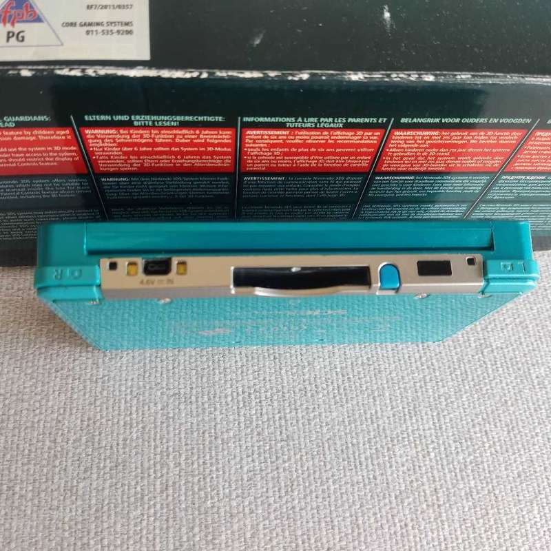 Nintendo 3DS Console with original charger