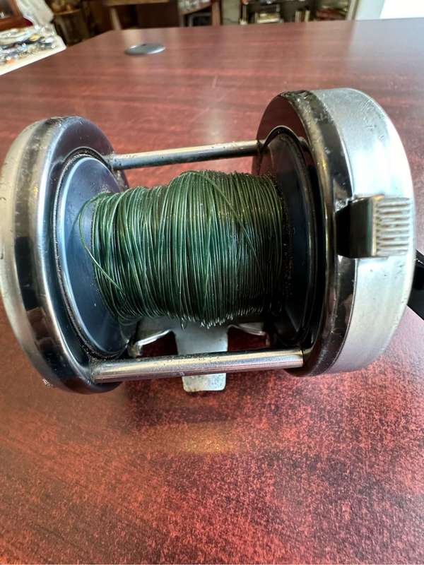 Abu Ambasadeur 12 fishing reel