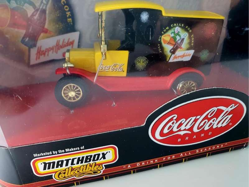 VINTAGE - 1999 MATCHBOX COLLECTIBLES - 1912 FORD MODEL T/ INDEPENDENCE DAY - TRADITIONAL SCALE