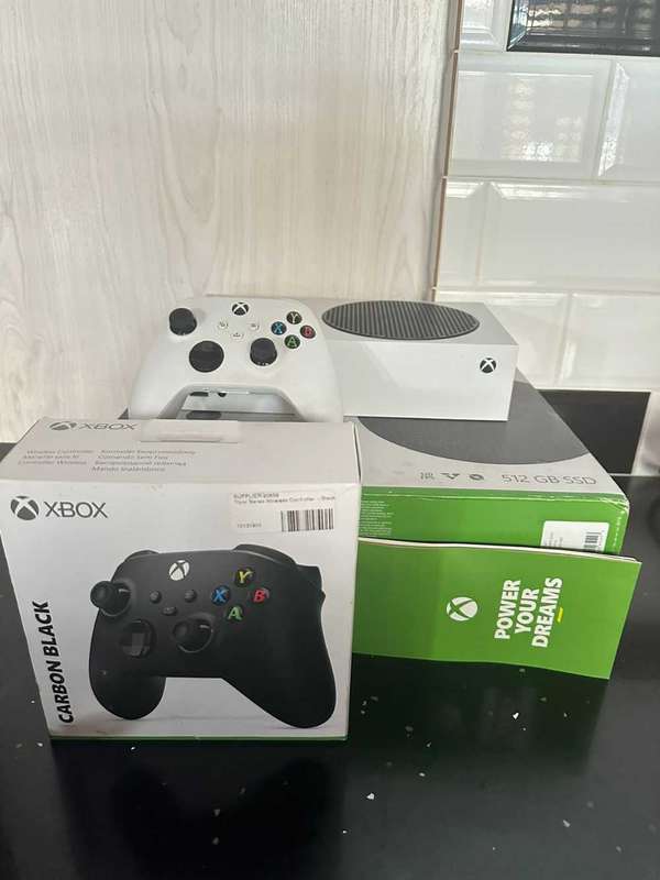 Xbox series S with extra Xbox series S controller