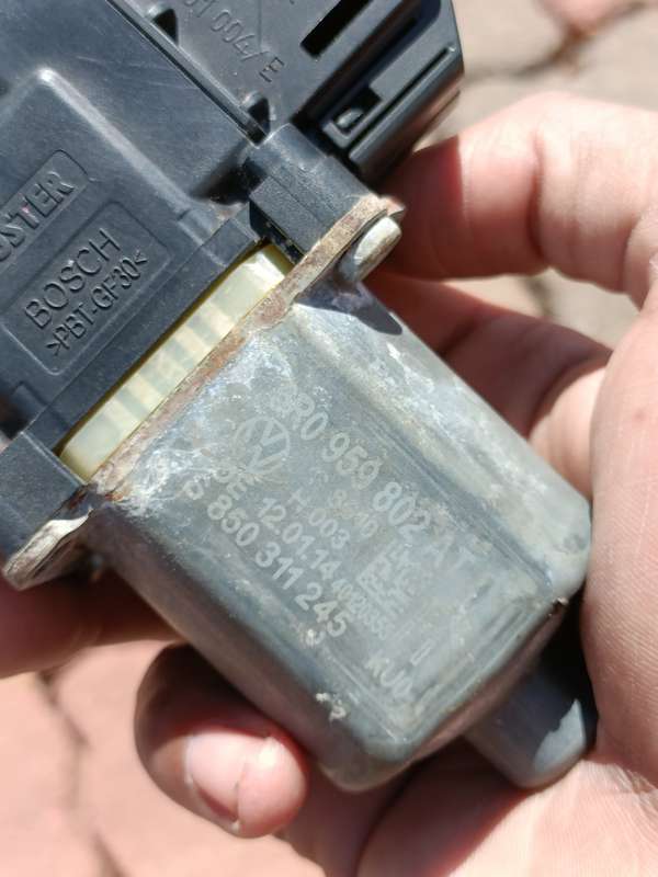 Volkswagen Polo 6 Right side window motor and module 6R0959802 AT