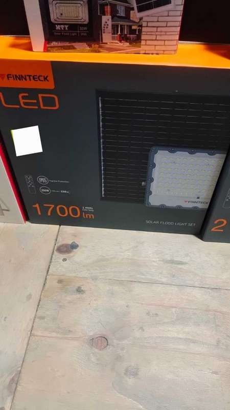Finnteck LED Solar Flood Light