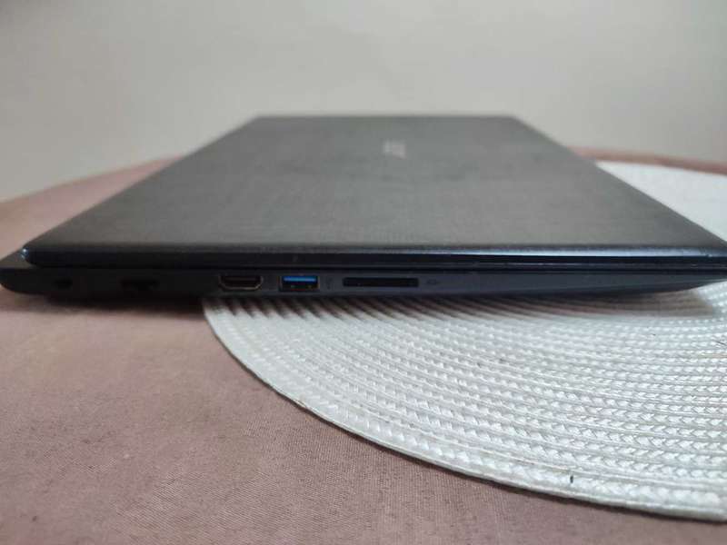 ACER CORE I5 , 7TH GEN,  1 TB LAPTOP