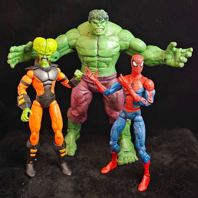 ToyBiz Marvel Legends Face-Off Hulk vs Leader