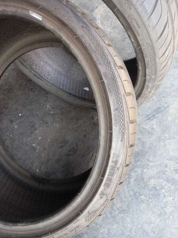 275/30/19(2) second hand tyres. 90% life