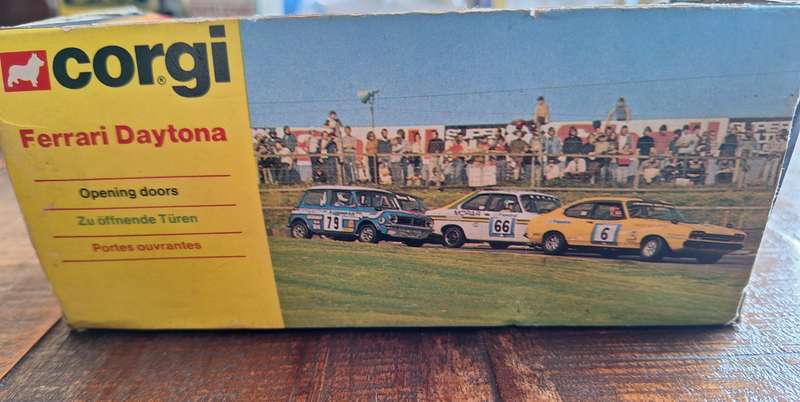 Corgi Ferrari Daytona 300