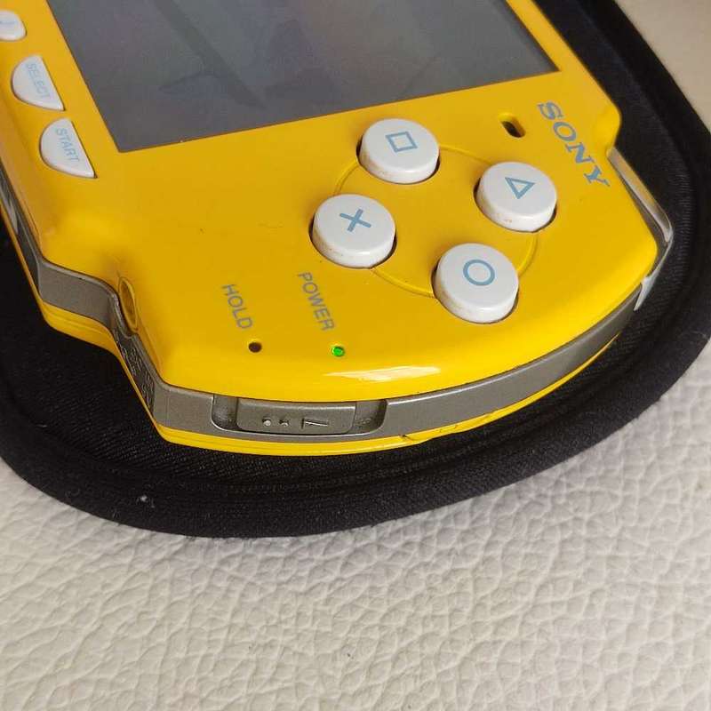 Sony Psp 2000 The Simpsons Limited Edition Console