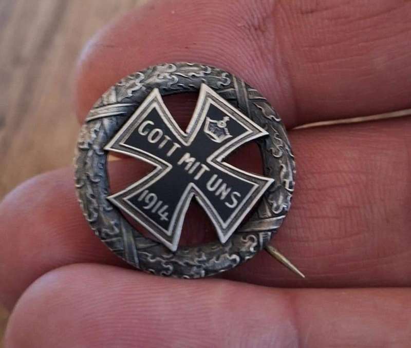 WW1 German Iron cross silver veterans pin and stick pin set