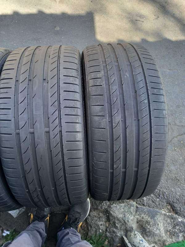 255/40/20 Continental Sport Contact. 75% thread life
