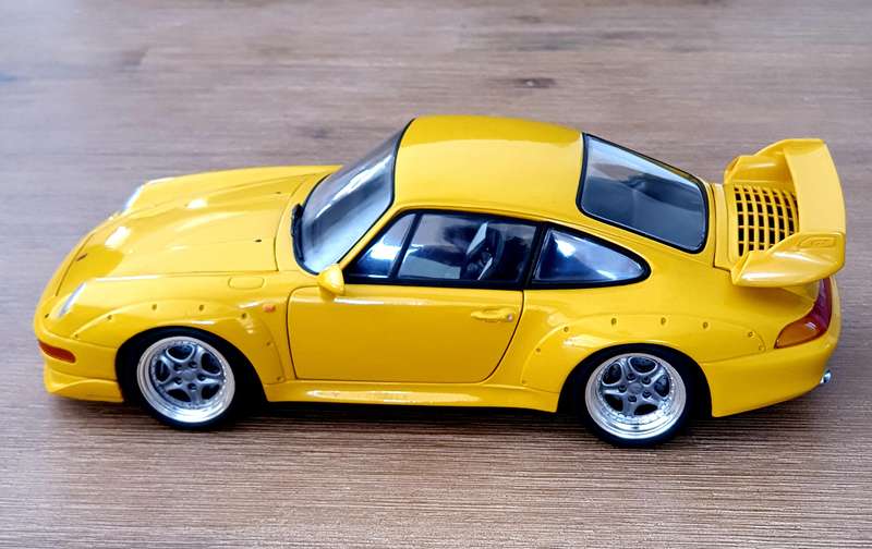 1:18 UT Model- Porsche 911 GT (96)