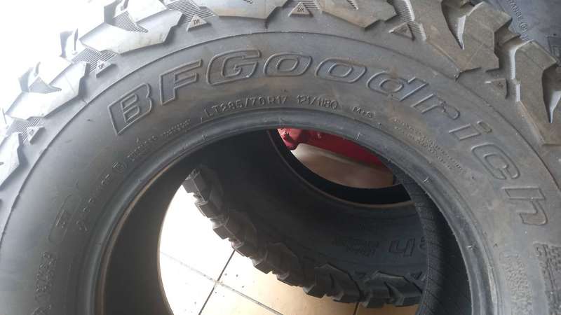 285/70/17(2) BF GOODRICH MUD TERRAIN. PRICE BELOW IS PER TYRE