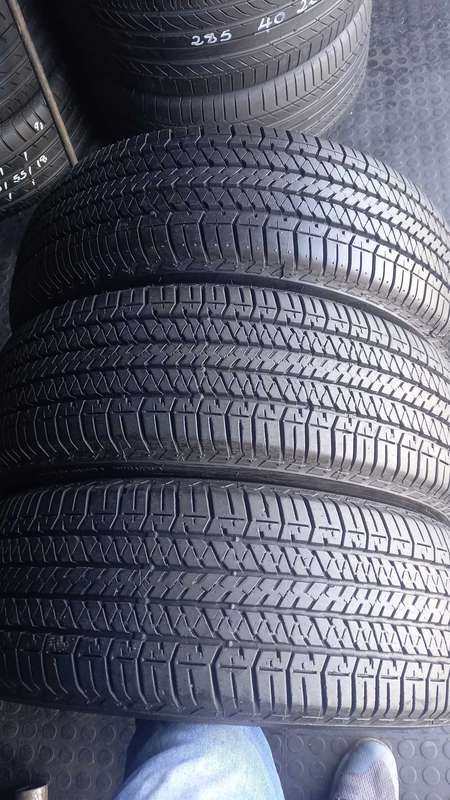 235/65/17 Bridgestone Duerler HT. 90%