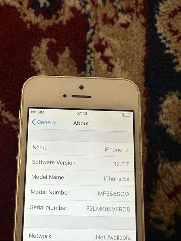 RARE/ Collectors -IPhone 5S 32GB Silver
