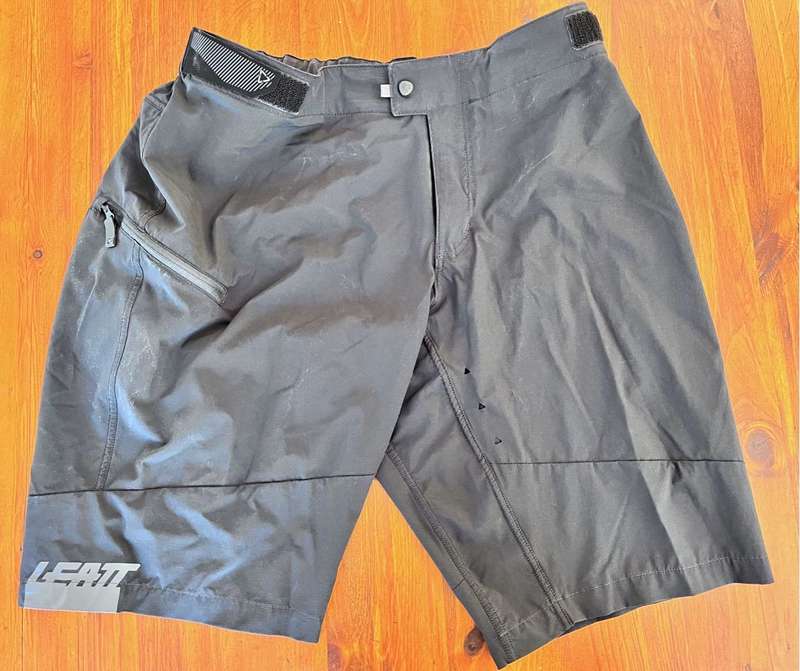 Leatt DBX 1.0 Cycling Shorts with Chamoix XXL