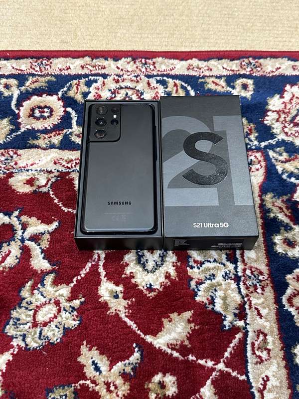 Samsung Galaxy S21 Ultra 256GB Dual Sim with box