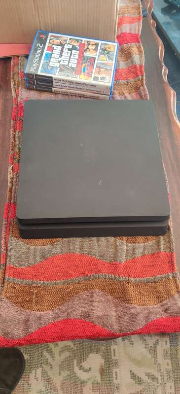 Playstation 4 slim