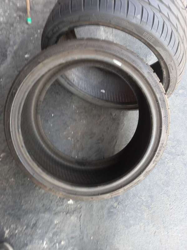 275/30/19(2) second hand tyres. 90% life