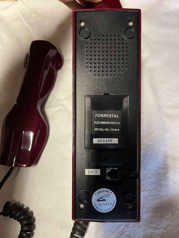 Jaguar Telephone