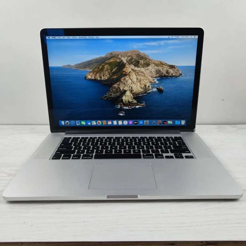 Apple macbook pro 15 inch Retina Display 2015 Model Quad core i7
