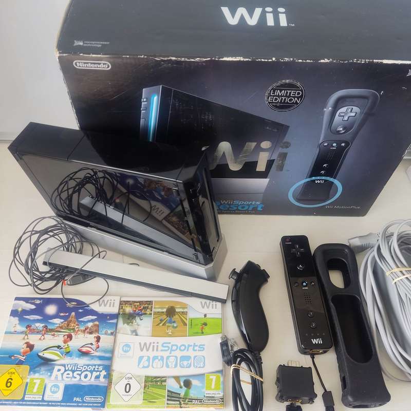 Nintendo Wii console with Wii Sports Resort and Wii Sports games bundle