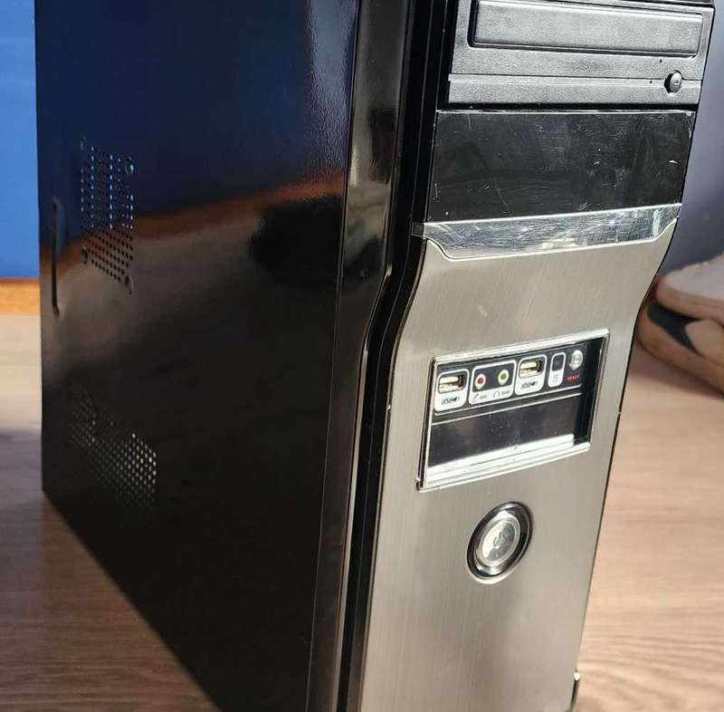 **For Sale: Intel Celeron G460 Desktop with 2GB DDR3 RAM and 500GB HDD**