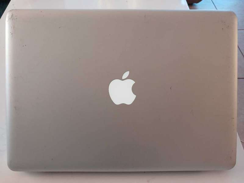 Late 2008 Apple Macbook 13.3