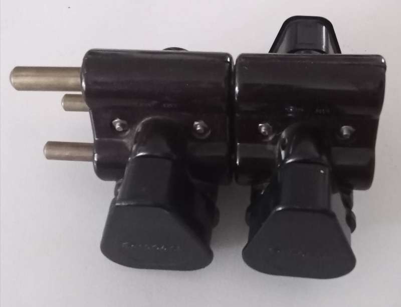 VINTAGE ADAPTER PLUGS