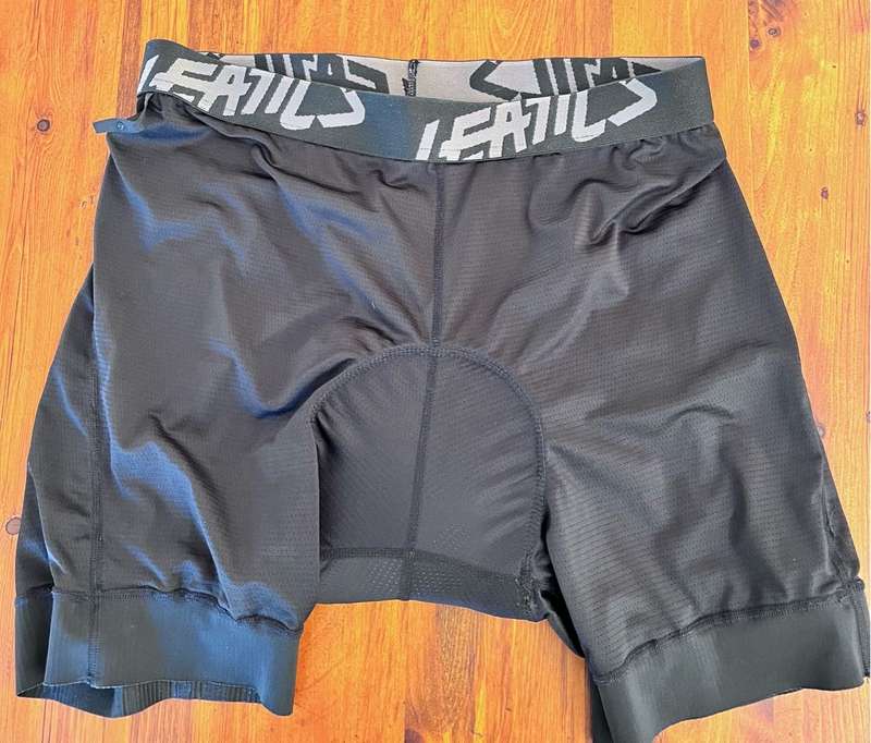 Leatt DBX 1.0 Cycling Shorts with Chamoix XXL