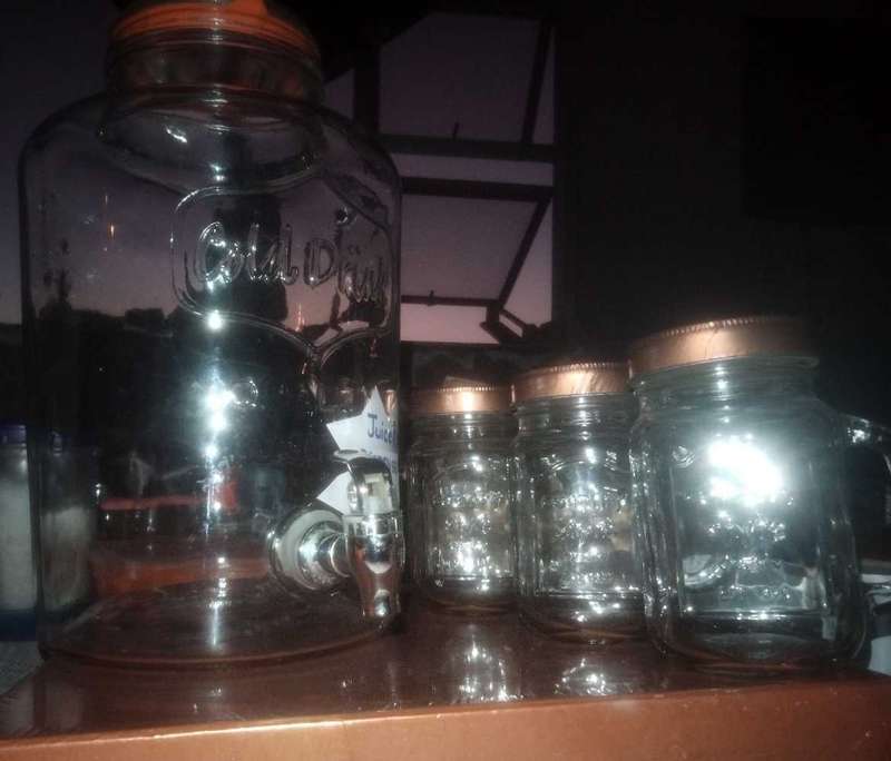 Glass drink dispenser and  3 glass cups