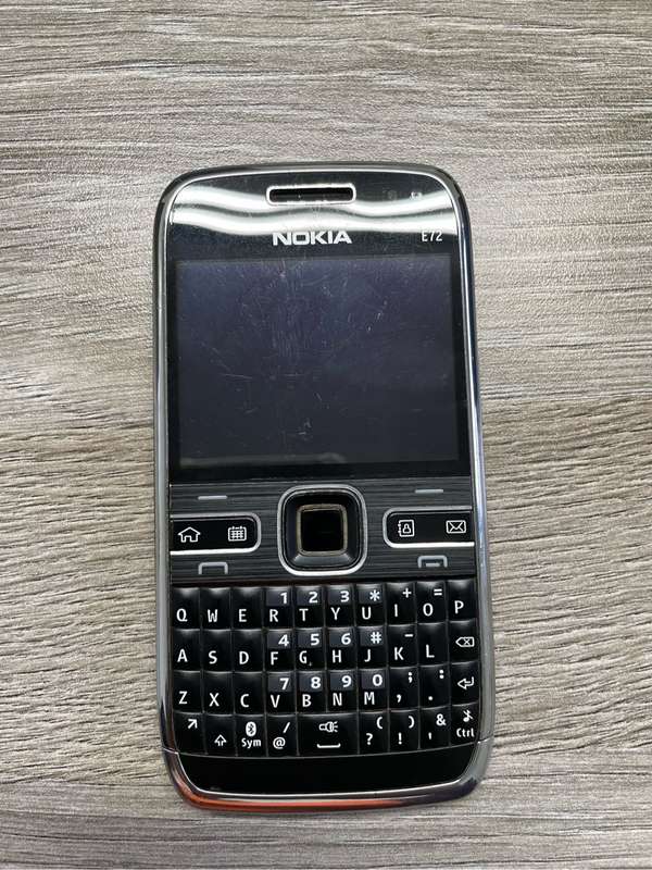 Nokia E72