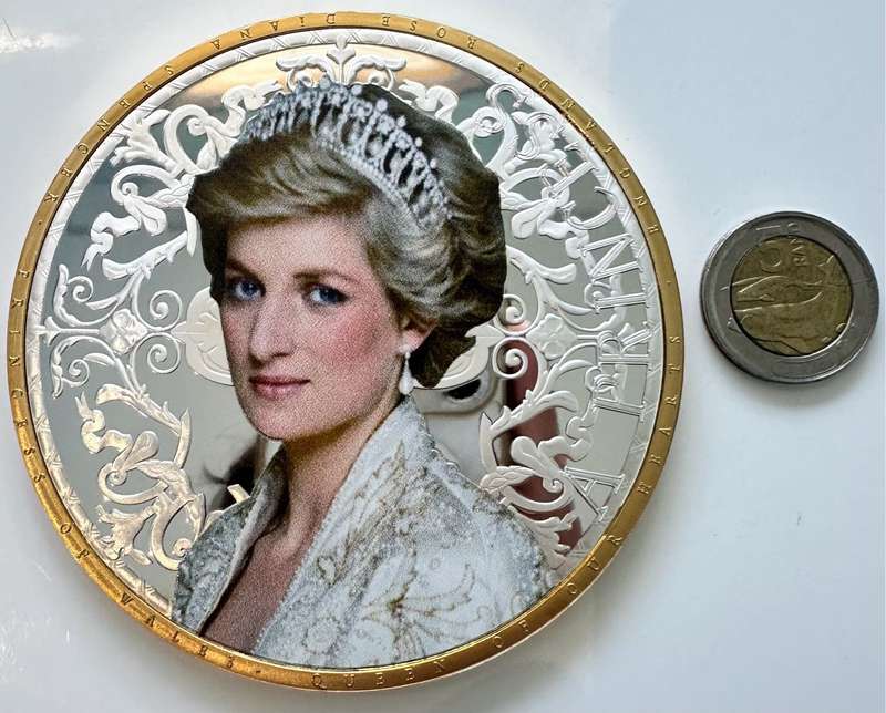 TOP XXXL GIANT 100mm MEDAL - DIANA - A PRINCESS -  SEALED WITH CERTIFICATE