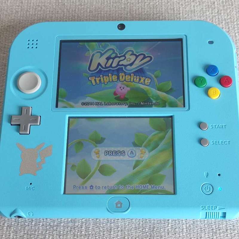 Nintendo 2ds Pokémon Sun and Moon edition console +original charger