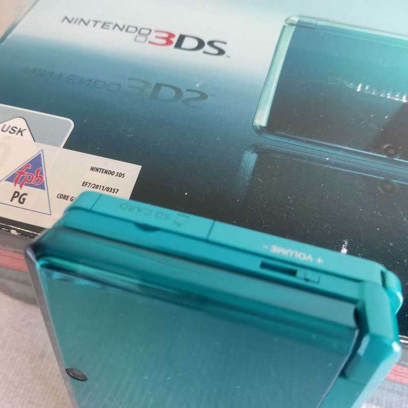 Nintendo 3DS Console with original charger