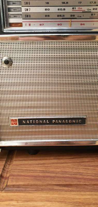 Rare 1969 National Panasonic model RF 5000 am/fm world radio in Working condition !!