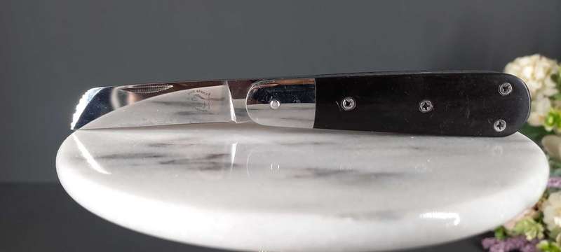 Handmade pocket knife by AT van Heerden