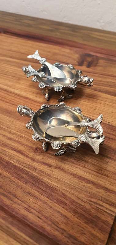 2 × Jenna Clifford butter holder each with spoon and knife