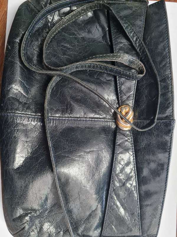 Betina leather handbag