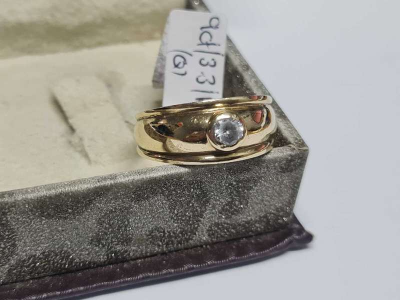 Yellow Gold 9ct Female Band Ring with CZ Stone