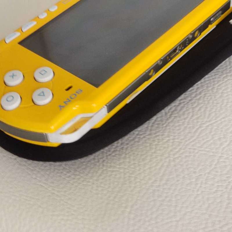 Sony Psp 2000 The Simpsons Limited Edition Console