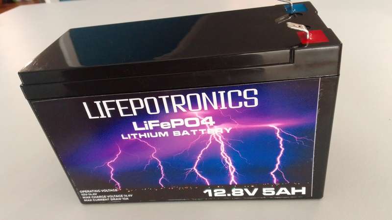5.5AH 12.8V Lifepo4 battery with 15A bms